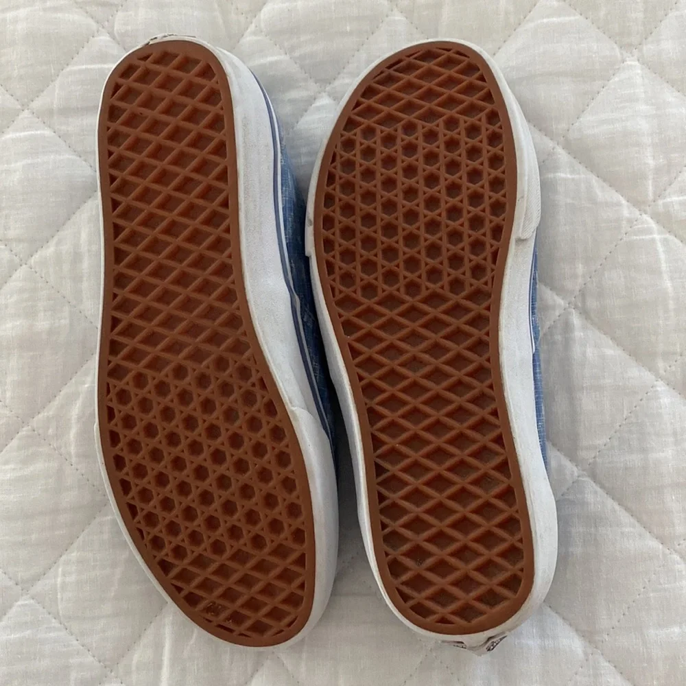 Vans Sneakers - Like Brand New - Picture 3 of 4